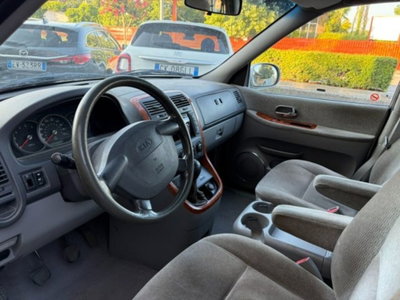 Kia Carnival 2.9 16V CRDi cat Family (9)