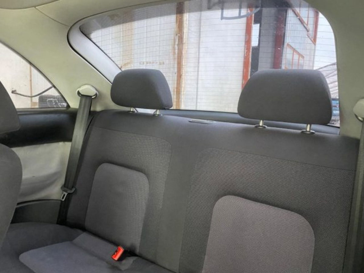 Volkswagen New Beetle TDI 101CV (5)