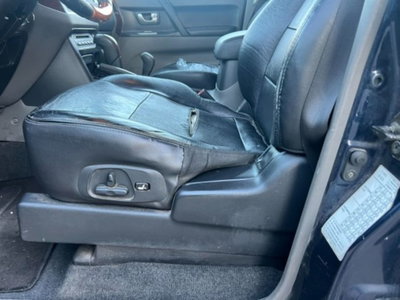 Mitsubishi Pajero 3.2 16V DI-D 5p. GLX (11)
