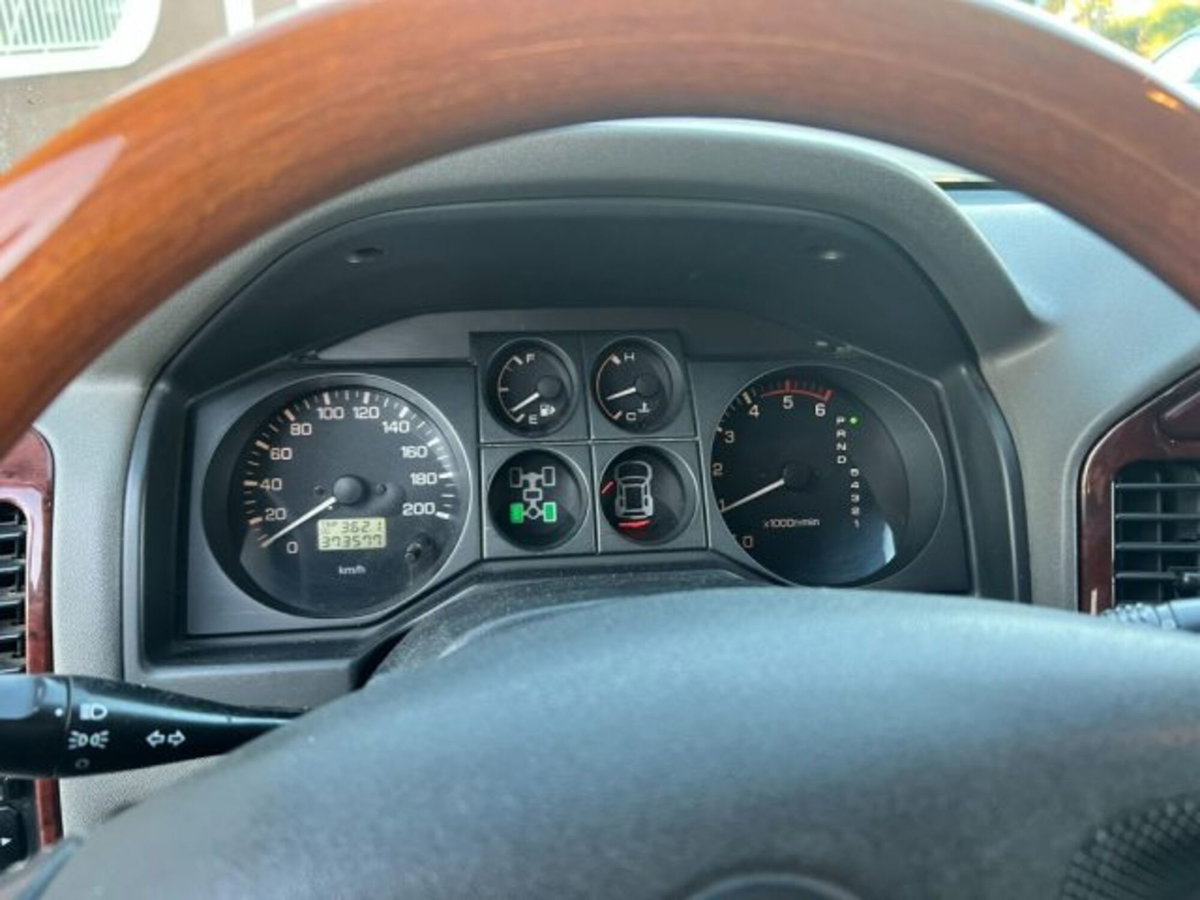 Mitsubishi Pajero 3.2 16V DI-D 5p. GLX (12)