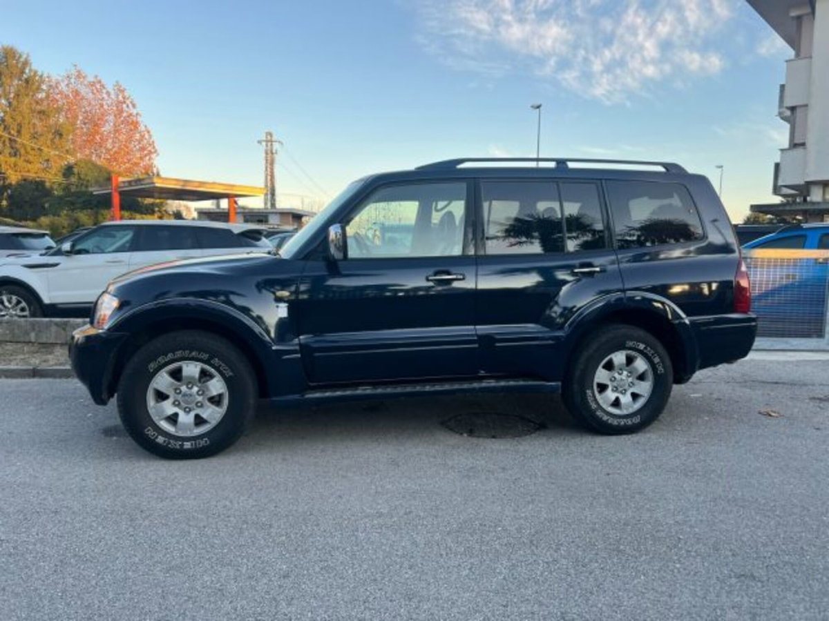 Mitsubishi Pajero 3.2 16V DI-D 5p. GLX (2)