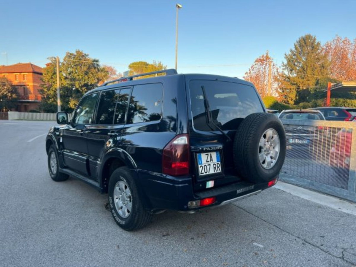 Mitsubishi Pajero 3.2 16V DI-D 5p. GLX (3)