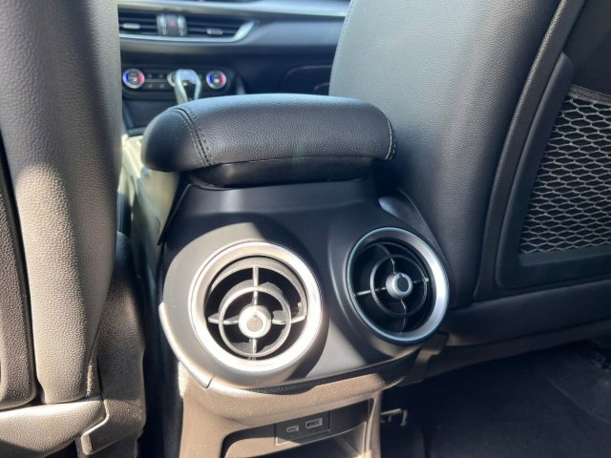 Alfa Romeo Stelvio Stelvio 2.2 Turbodiesel 210 CV AT8 Q4 Veloce (11)