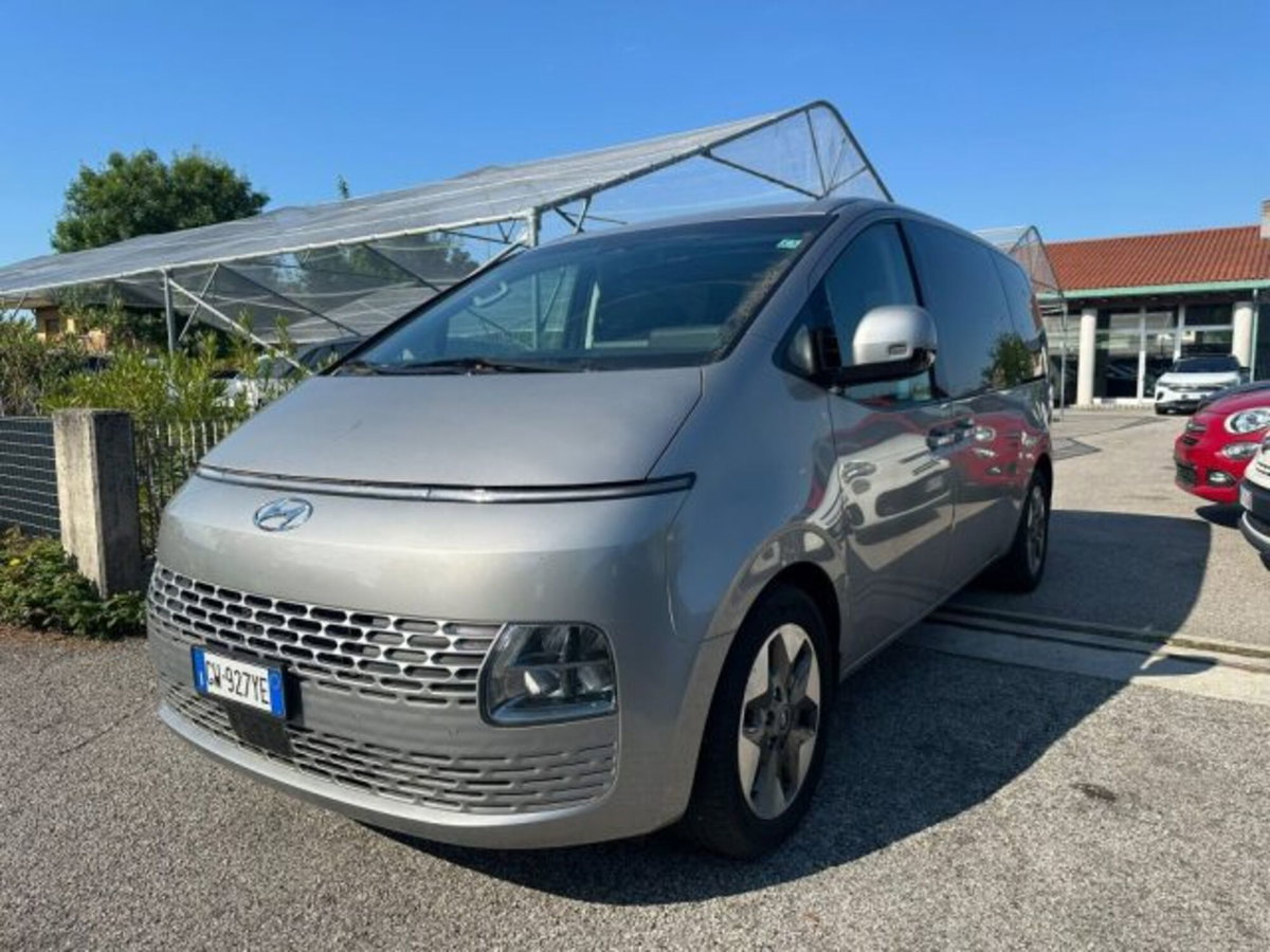 Hyundai Staria 2.2 awd auto