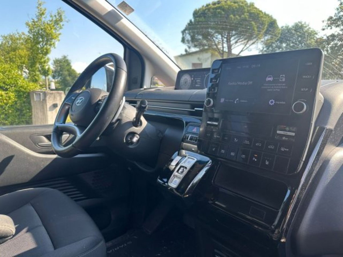 Hyundai Staria 2.2 awd auto (13)