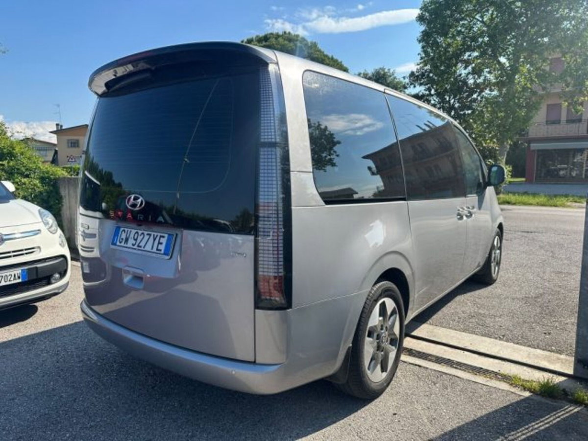 Hyundai Staria 2.2 awd auto (3)