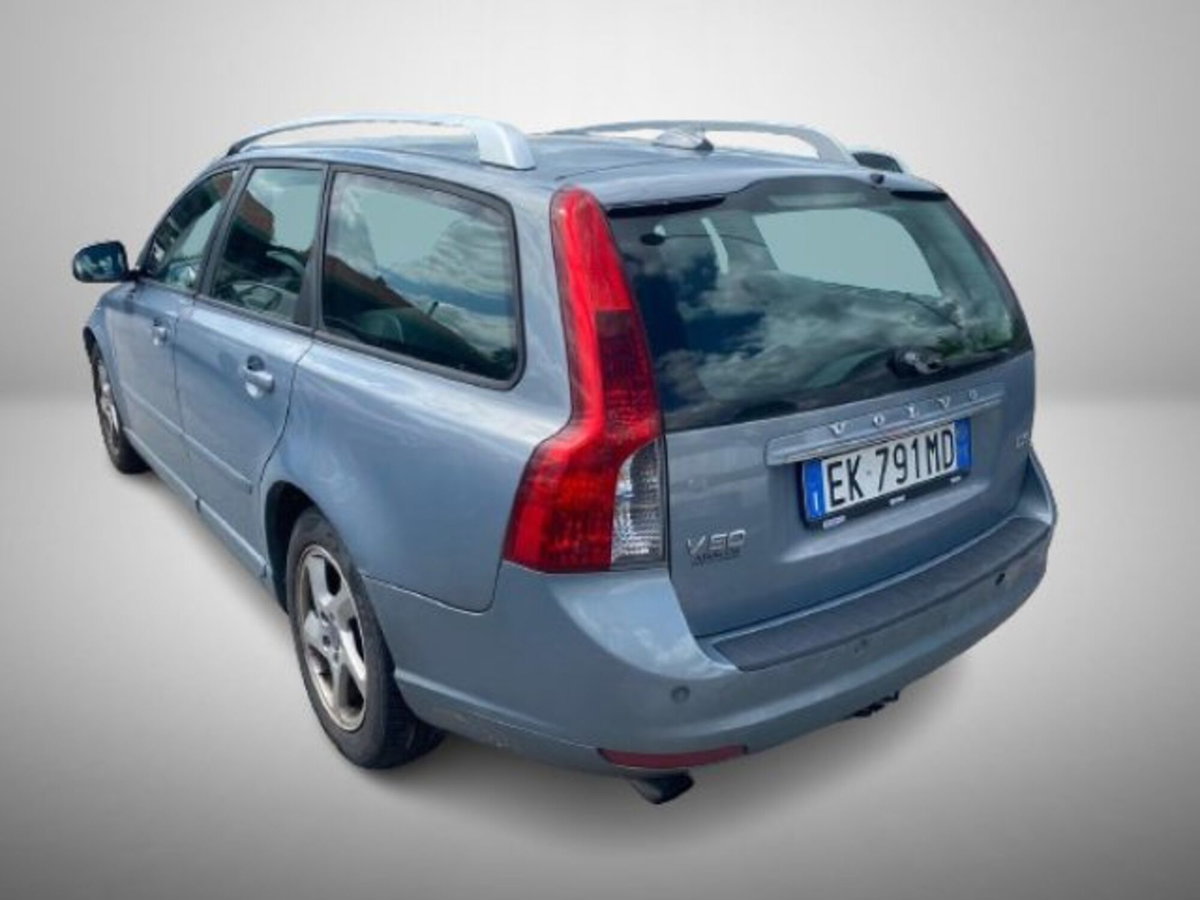 Volvo V50 D3 Geartronic POLAR (3)