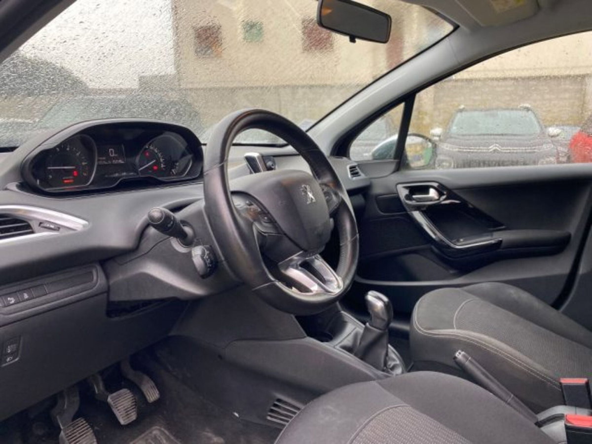 Peugeot 208 82 5 porte Style (10)