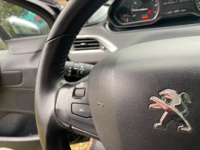 Peugeot 208 82 5 porte Style (14)