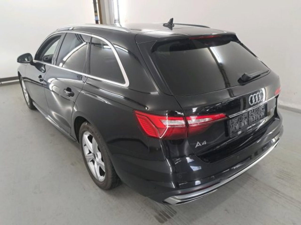 Audi A4 Avant 35 TDI/163 CV S tronic Business Advanced (3)