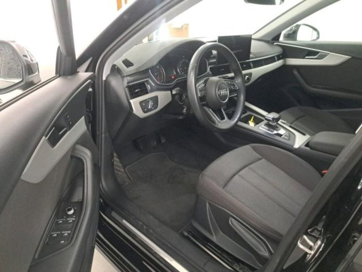 Audi A4 Avant 35 TDI/163 CV S tronic Business Advanced (5)