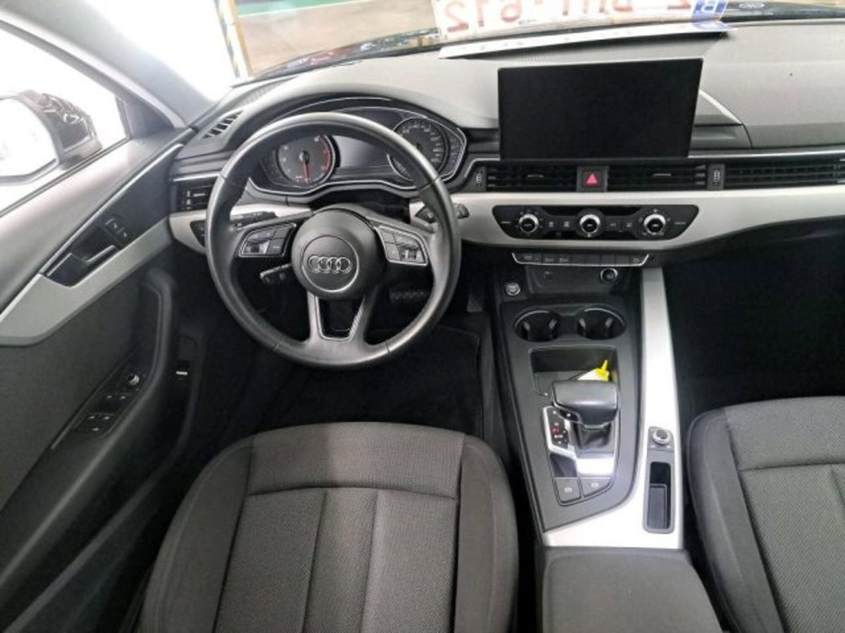 Audi A4 Avant 35 TDI/163 CV S tronic Business Advanced (7)