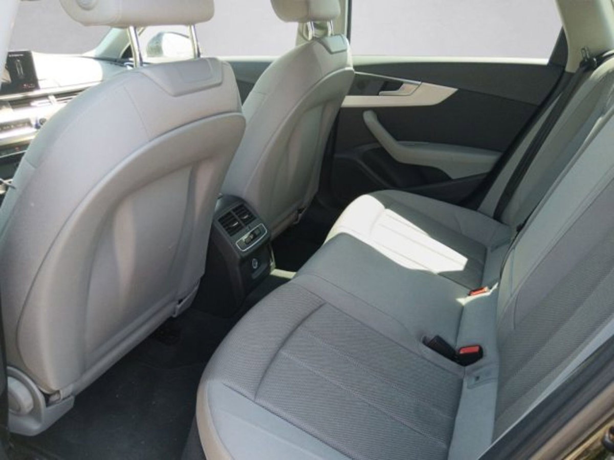 Audi A4 Avant 35 TDI/163 CV S tronic Business Advanced (10)