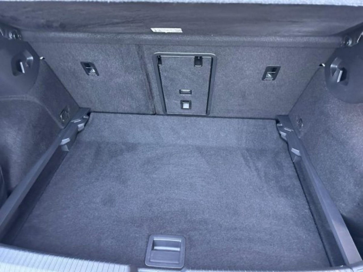 Volkswagen Golf 1.0 TSI EVO Life (13)