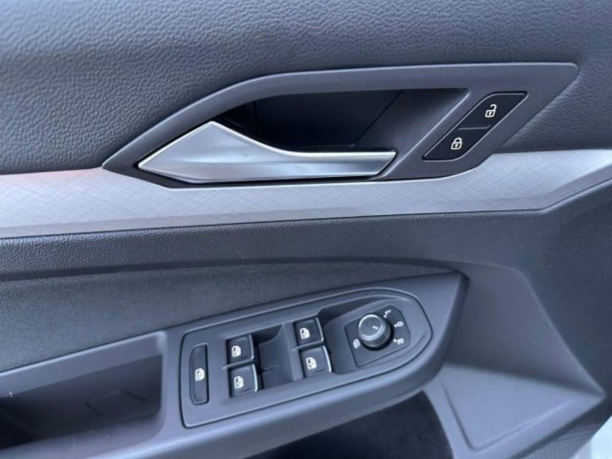 Volkswagen Golf 1.0 TSI EVO Life (7)
