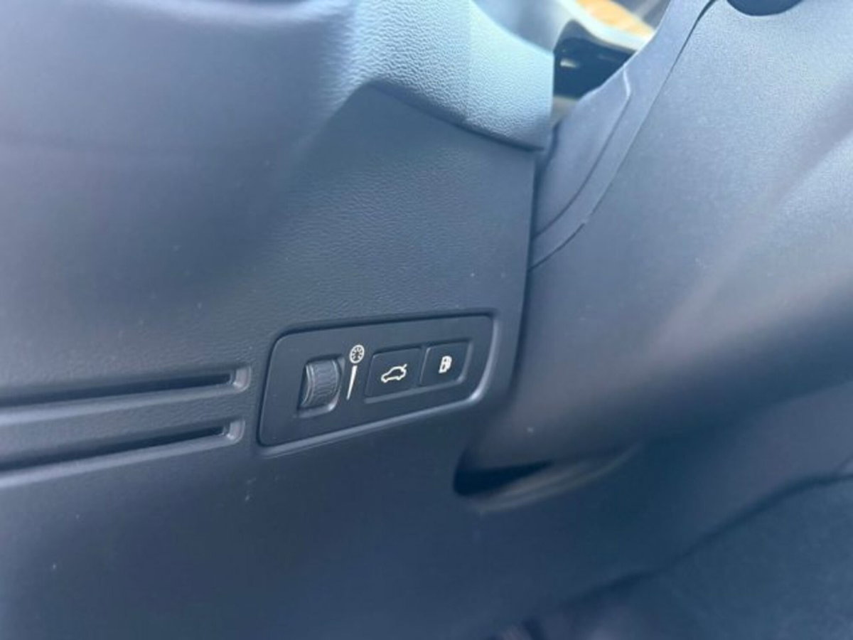 Volvo XC40 T5 Recharge Plug-in Hybrid automatico Core (14)