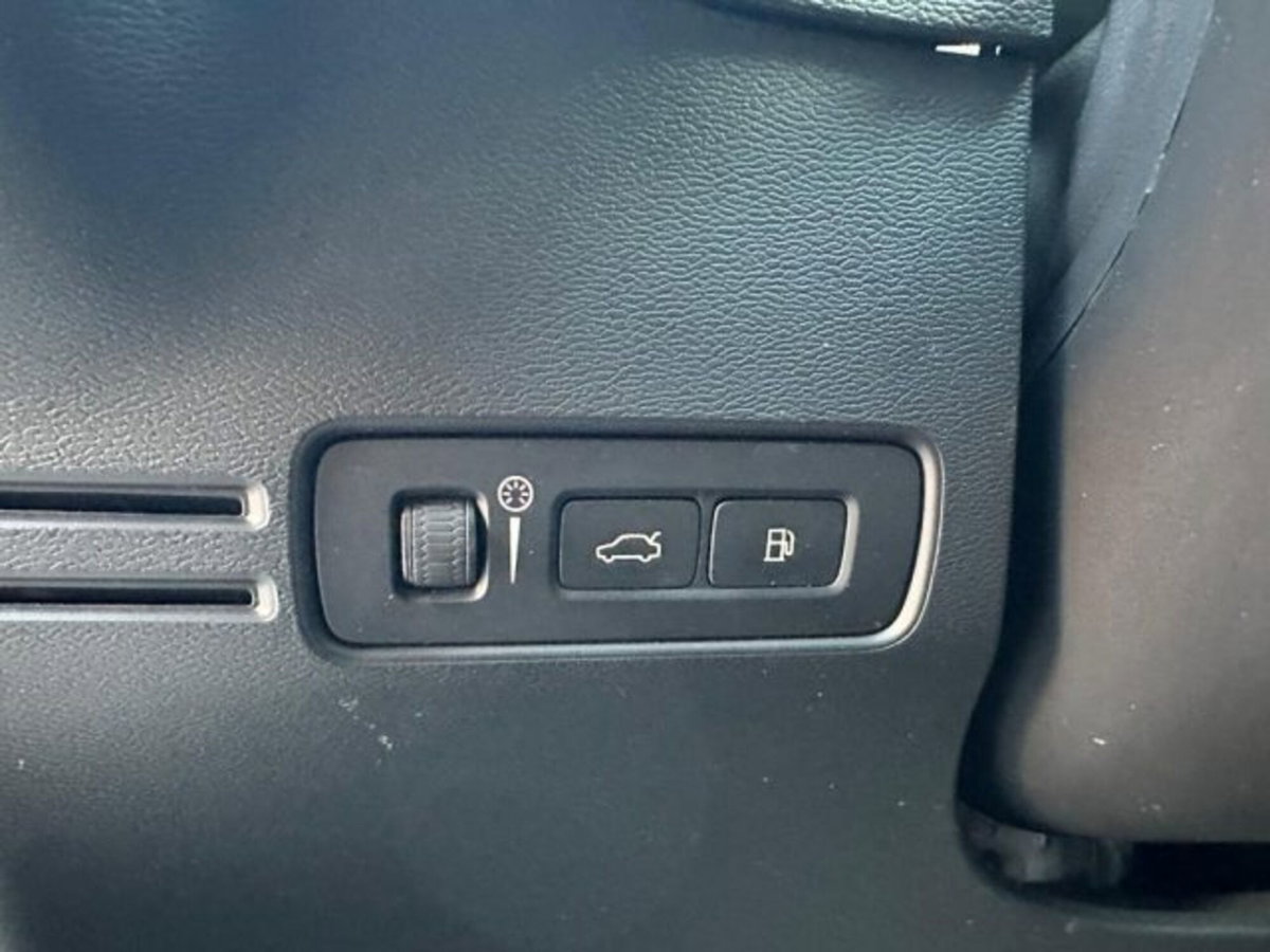 Volvo XC40 T5 Recharge Plug-in Hybrid automatico Core (17)