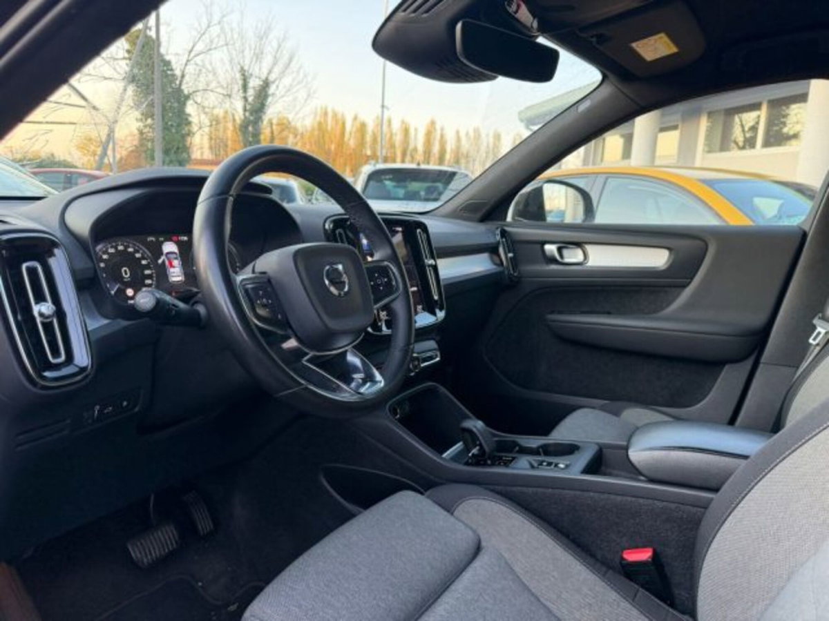 Volvo XC40 T5 Recharge Plug-in Hybrid automatico Core (8)