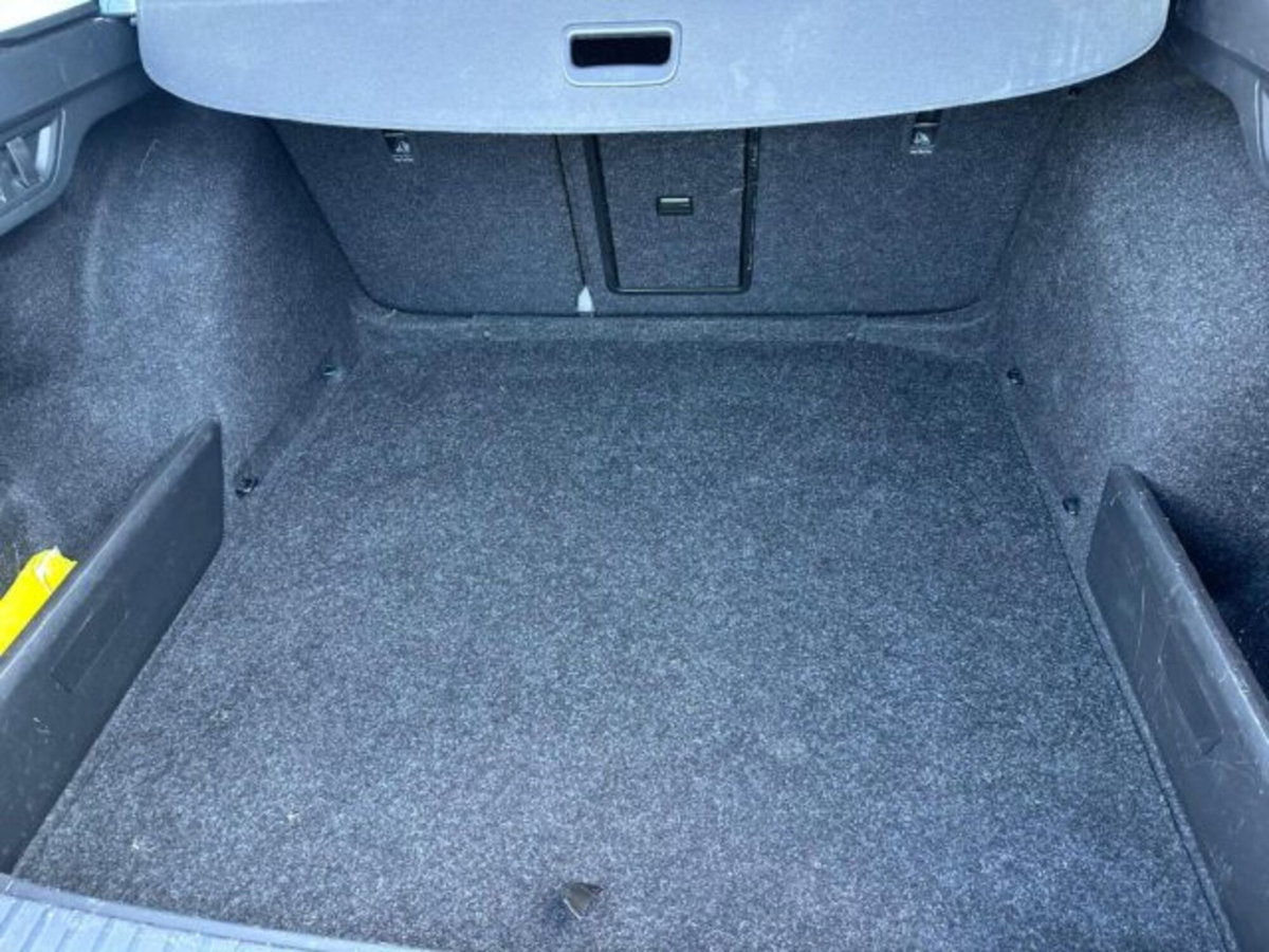 Skoda Octavia Station Wagon 2.0 TDI EVO SCR DSG Wagon Executive (16)