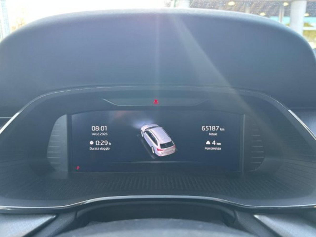 Skoda Octavia Station Wagon 2.0 TDI EVO SCR DSG Wagon Executive (17)