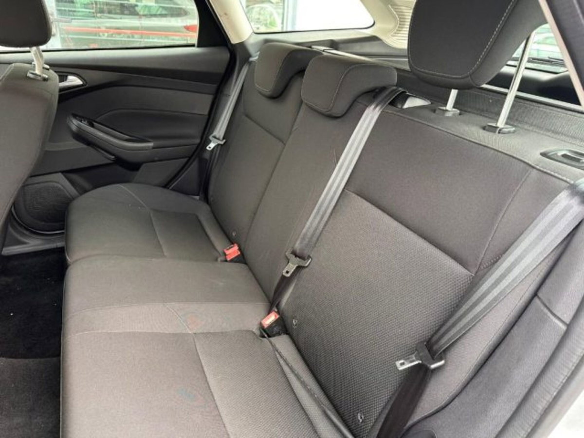 Ford Focus Station Wagon 1.5 TDCi 120 CV Start&Stop SW Business (9)