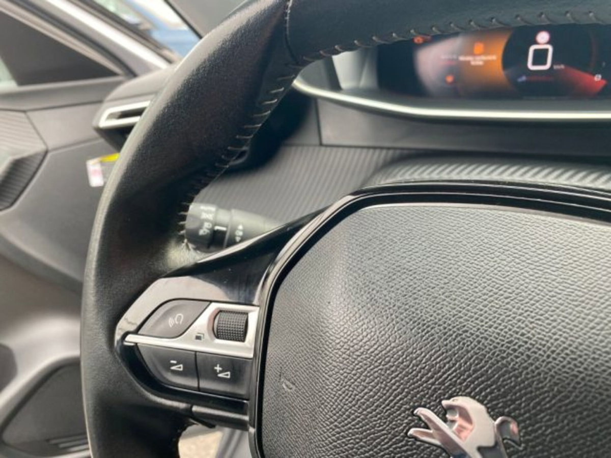 Peugeot 208 PureTech 100 Stop&Start 5 porte Allure (11)