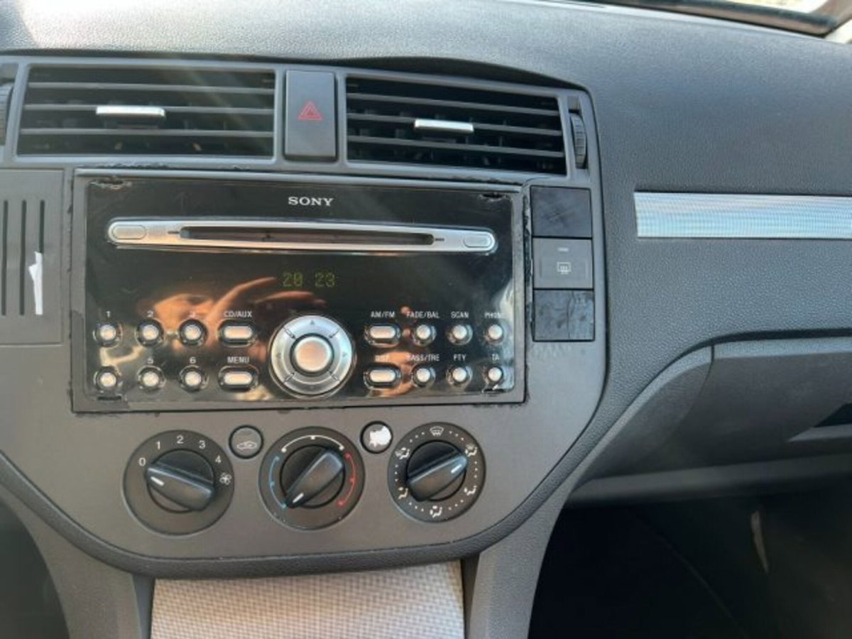 Ford C-Max 1.6 TDCi 110 CV Ikon DPF (12)