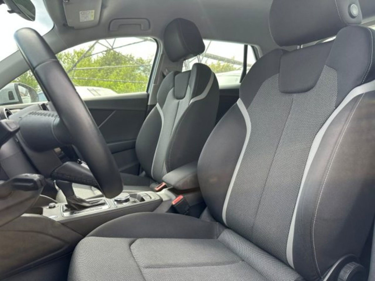 Audi Q2 Q2 35 TFSI S tronic Business (9)