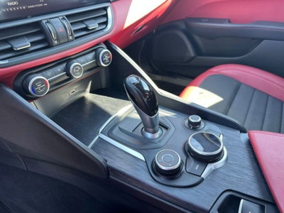 Alfa Romeo Giulia 2.2 Turbodiesel 190 CV AT8 Lusso (11)