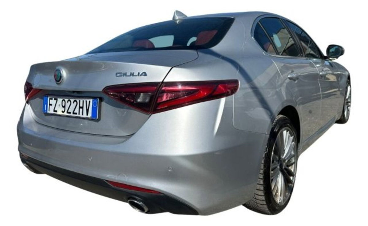 Alfa Romeo Giulia 2.2 Turbodiesel 190 CV AT8 Lusso (2)