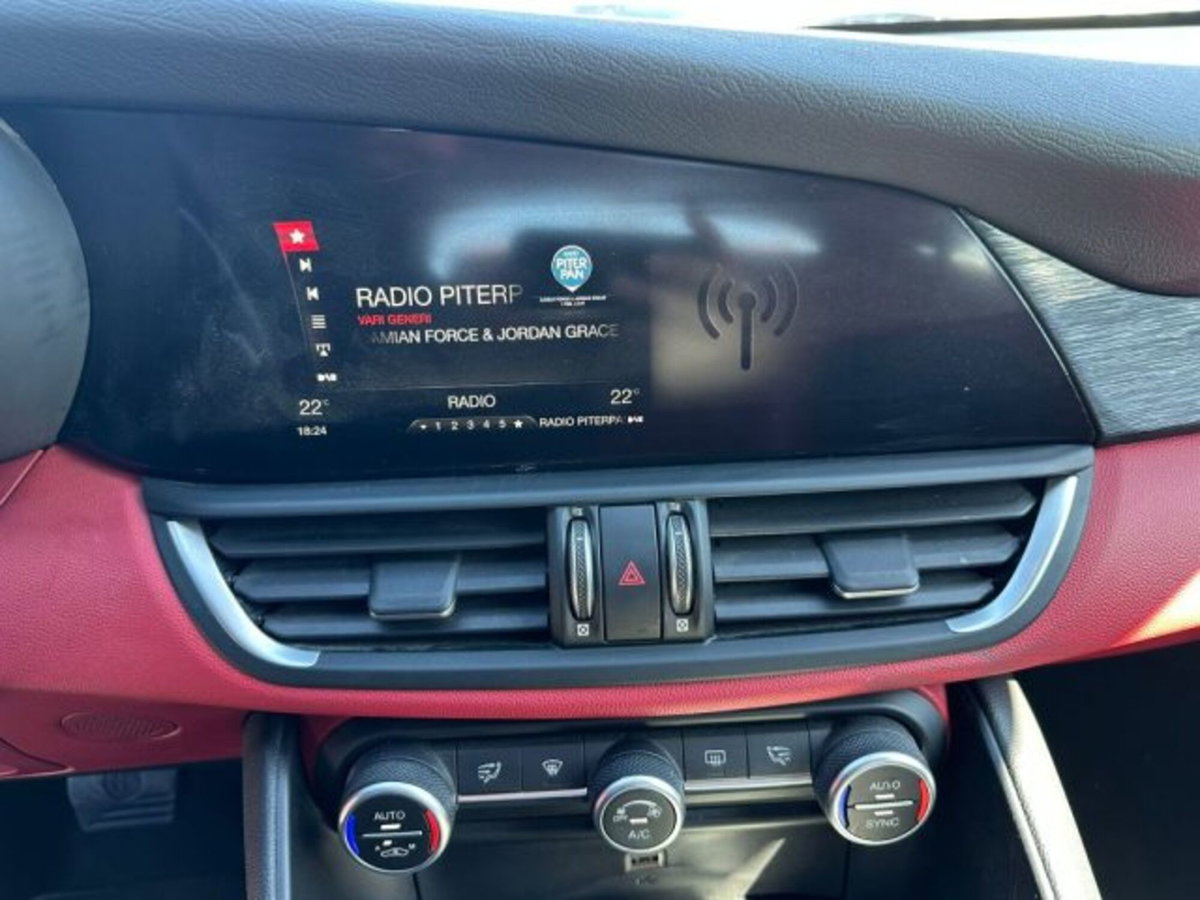 Alfa Romeo Giulia 2.2 Turbodiesel 190 CV AT8 Lusso (7)