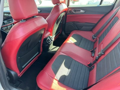 Alfa Romeo Giulia 2.2 Turbodiesel 190 CV AT8 Lusso (9)