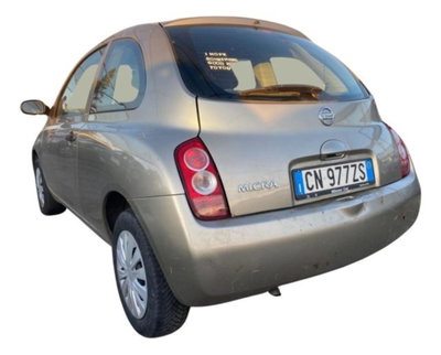 Nissan Micra 1.0 16V 5 porte Visia (2)