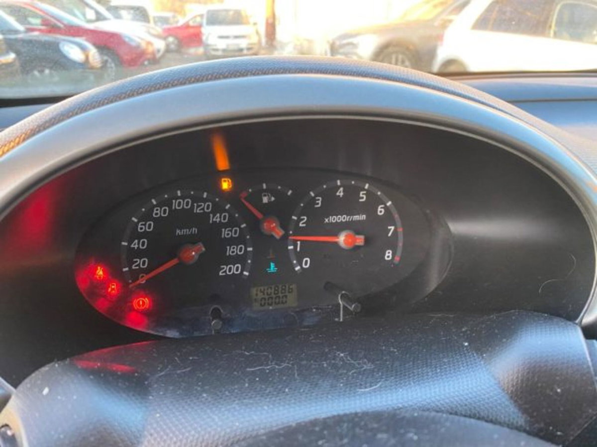Nissan Micra 1.0 16V 5 porte Visia (6)