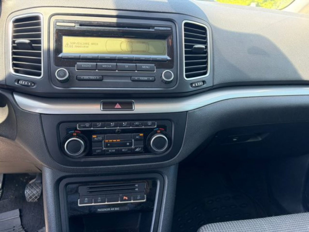 Volkswagen Sharan 2.0 TDI Comfortline BlueMotion Technology (10)