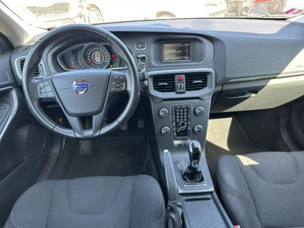 Volvo V40 D2 Momentum (12)