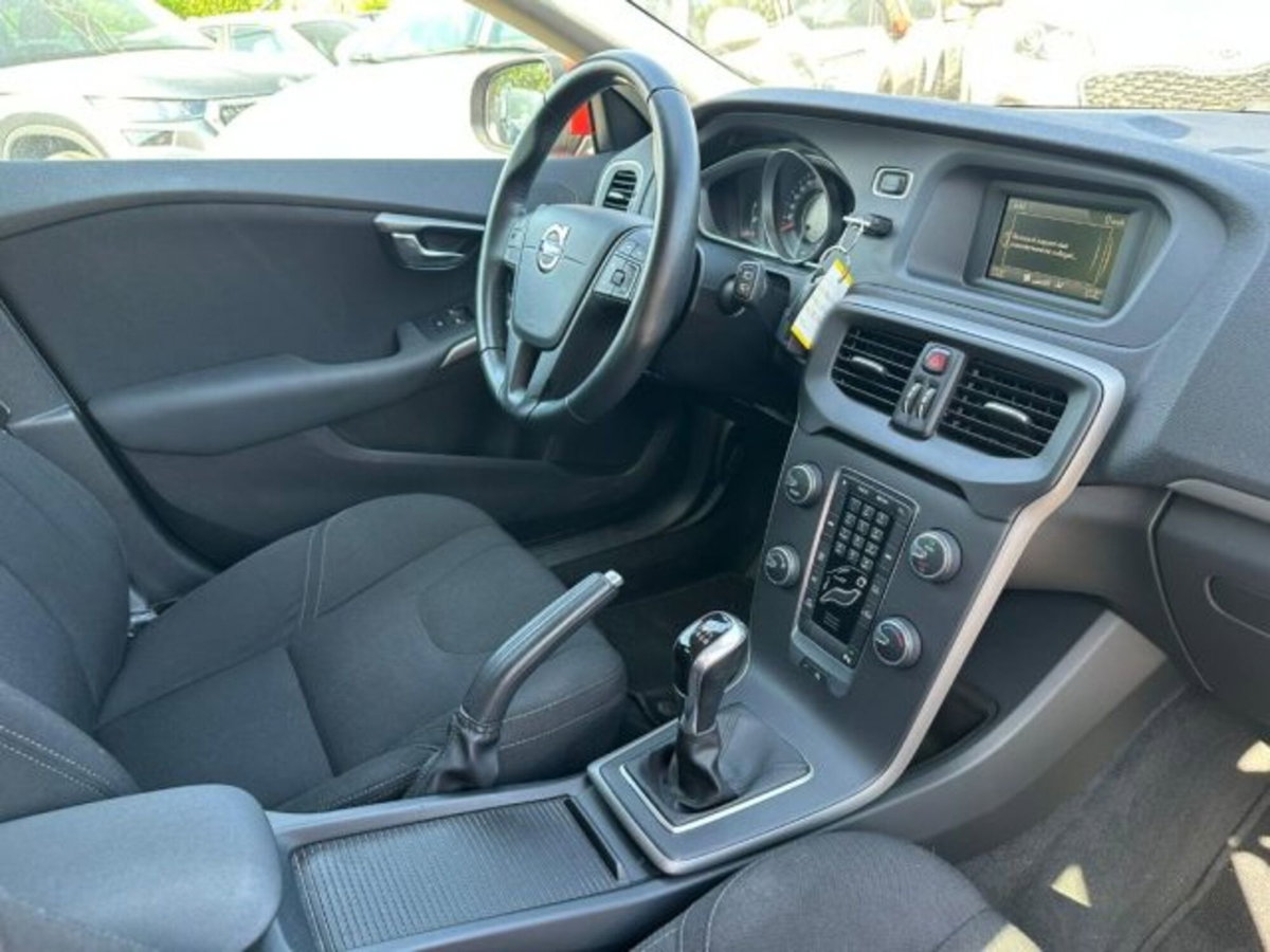 Volvo V40 D2 Momentum (14)