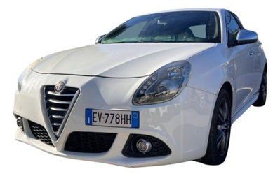 Alfa Romeo Giulietta 1.6 JTDm-2 Distinctive (2)
