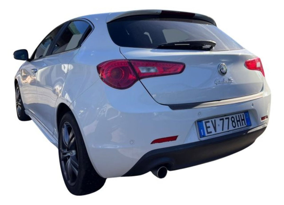 Alfa Romeo Giulietta 1.6 JTDm-2 Distinctive (3)