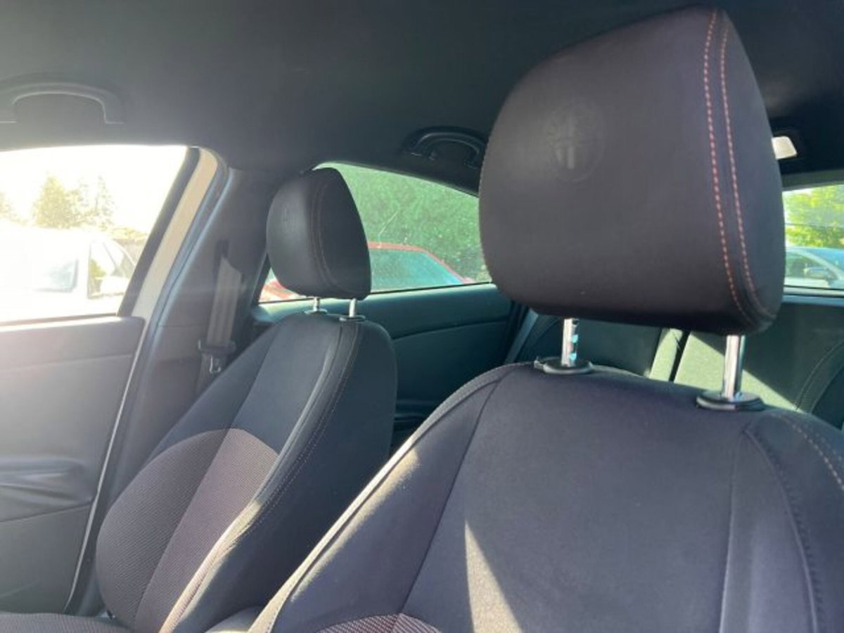 Alfa Romeo Giulietta 1.6 JTDm-2 Distinctive (9)