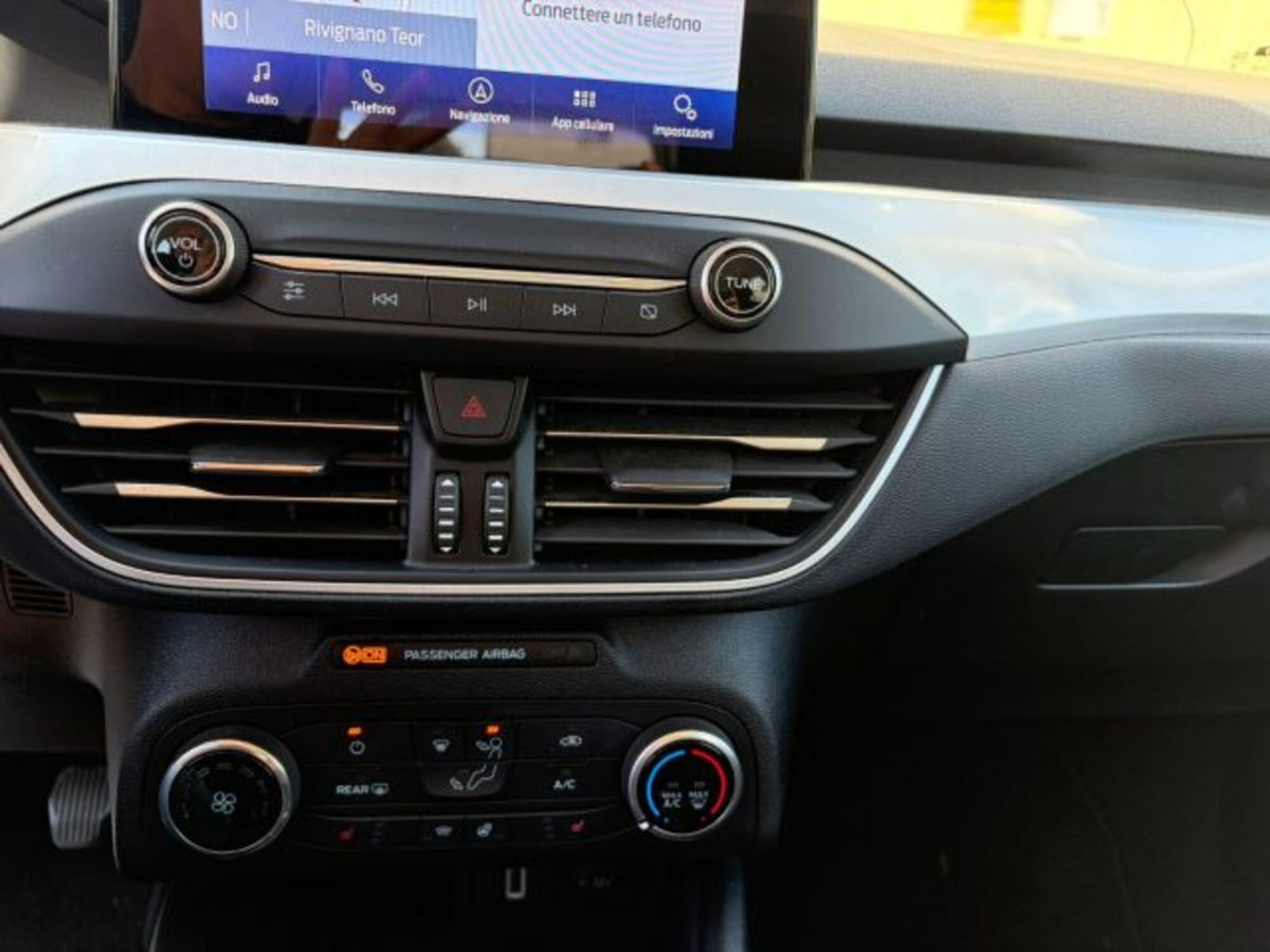 Ford Focus Station Wagon 1.5 EcoBlue 120 CV automatico SW Business (16)