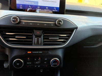 Ford Focus Station Wagon 1.5 EcoBlue 120 CV automatico SW Business (16)