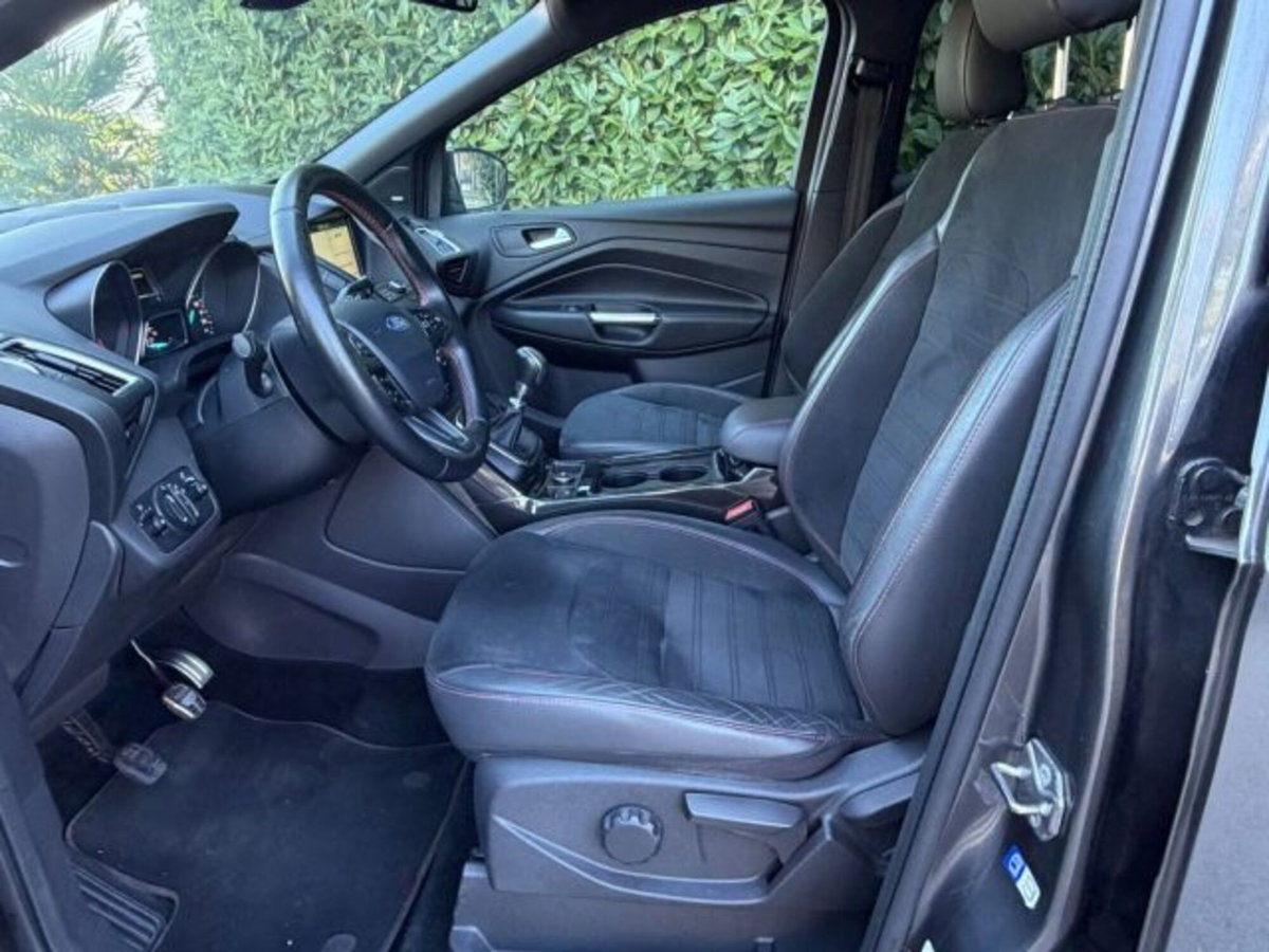 Ford Kuga 1.5 TDCI 120 CV S&S 2WD ST-Line Business (13)
