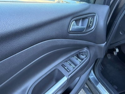Ford Kuga 1.5 TDCI 120 CV S&S 2WD ST-Line Business (14)