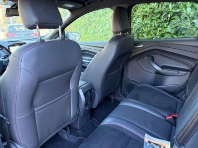 Ford Kuga 1.5 TDCI 120 CV S&S 2WD ST-Line Business (9)