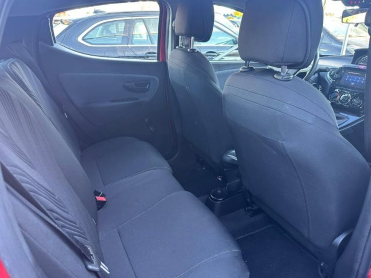 Lancia Ypsilon 1.0 FireFly 5 porte S&S Hybrid Ecochic Silver (12)