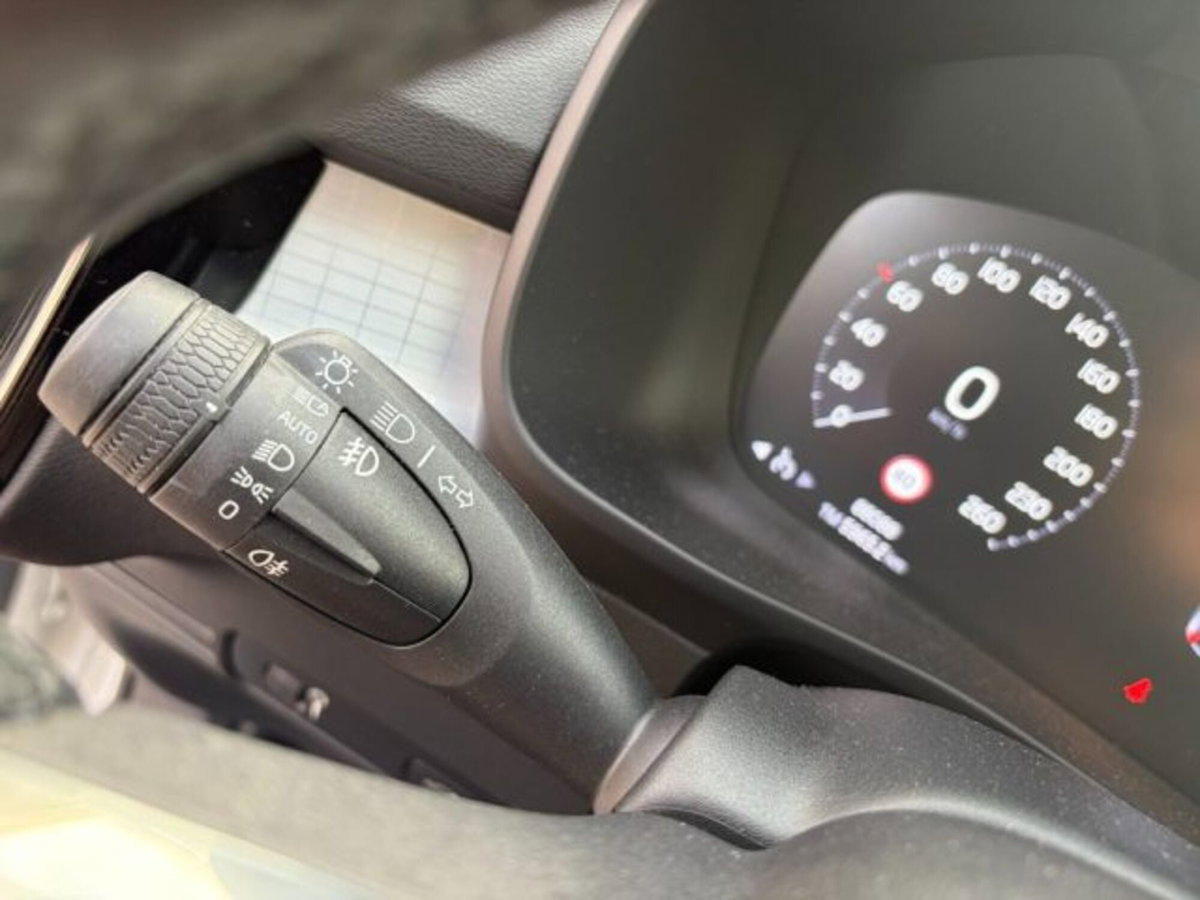 Volvo XC40 T2 Geartronic Momentum (17)