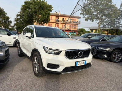 Volvo XC40 T2 Geartronic Momentum (2)