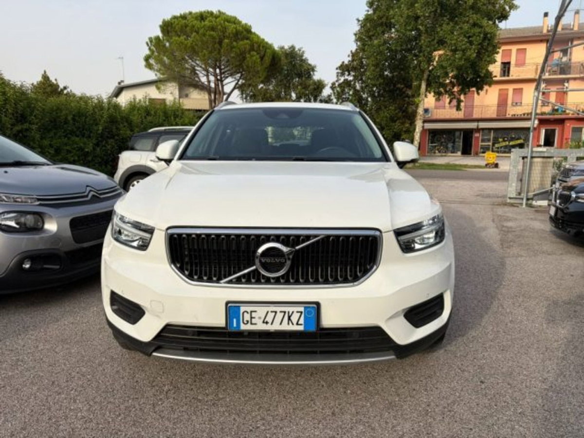 Volvo XC40 T2 Geartronic Momentum (3)