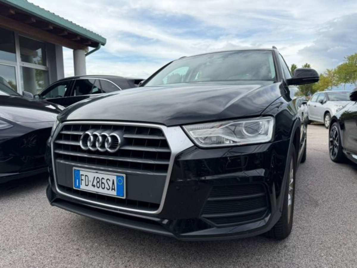 Audi Q3 2.0 TDI 120 CV Business